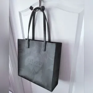 Bolt on saffiano wide icon bag Clearance